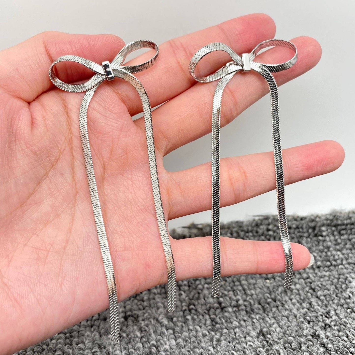 Flat Chain Bow Silver Earrings