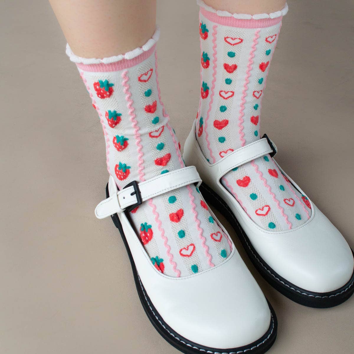 Retro Strawberry Casual Socks: Pink/Strawberry