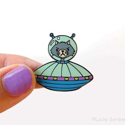 Cat In A Spaceship Enamel Pin