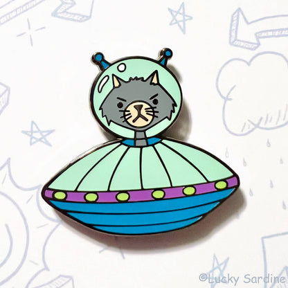 Cat In A Spaceship Enamel Pin